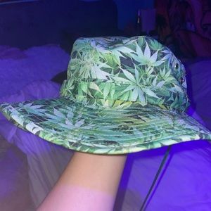 bucket hat! Worn once